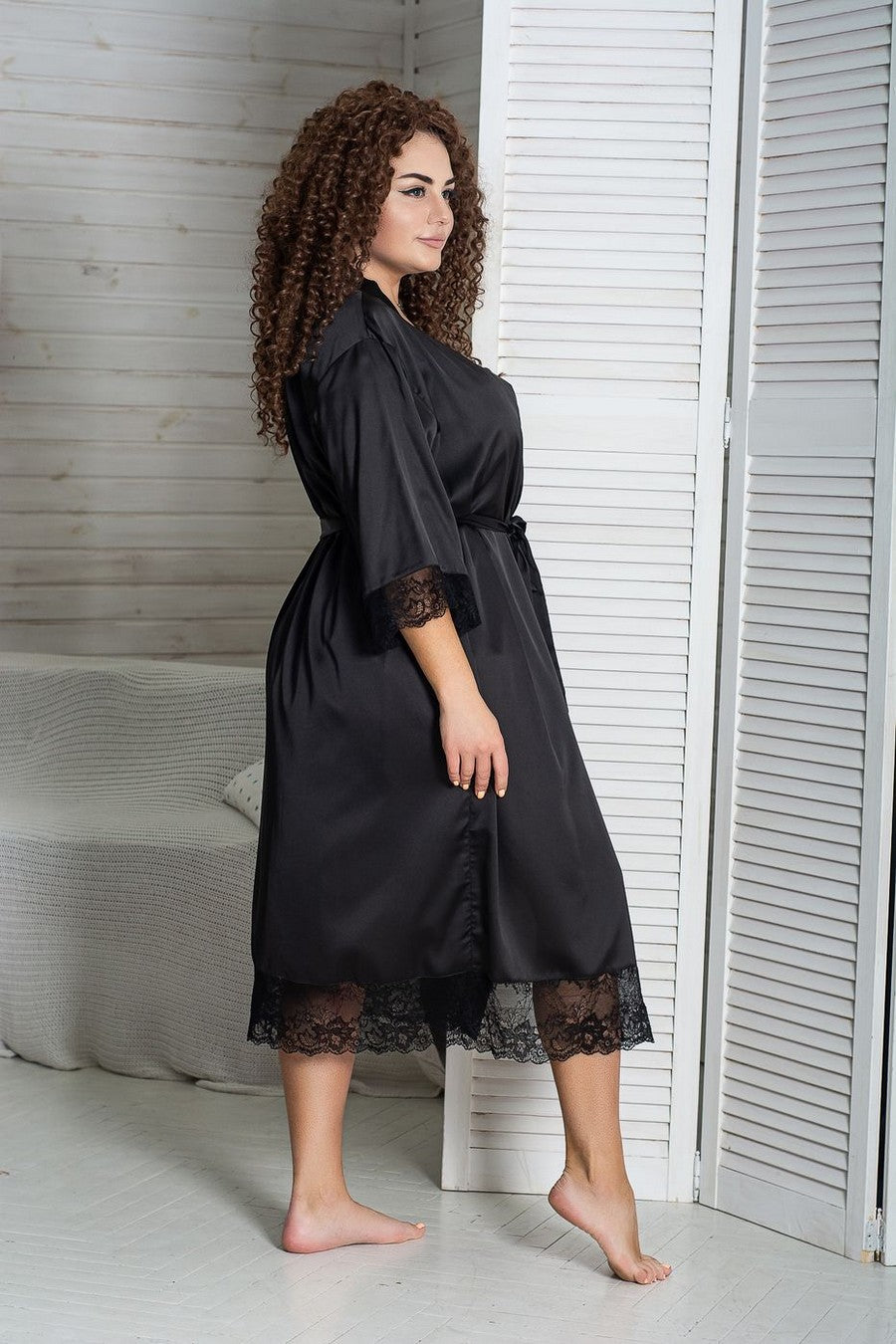 Халат с кружевными вставками Х041 black