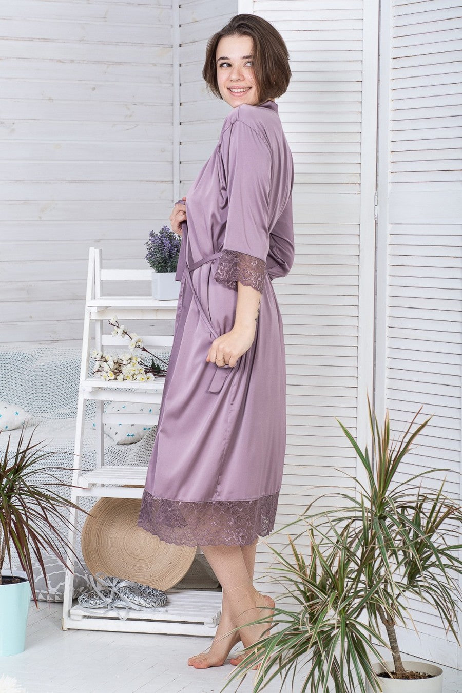 Длинный халат с кружевом Х1080 pale purple