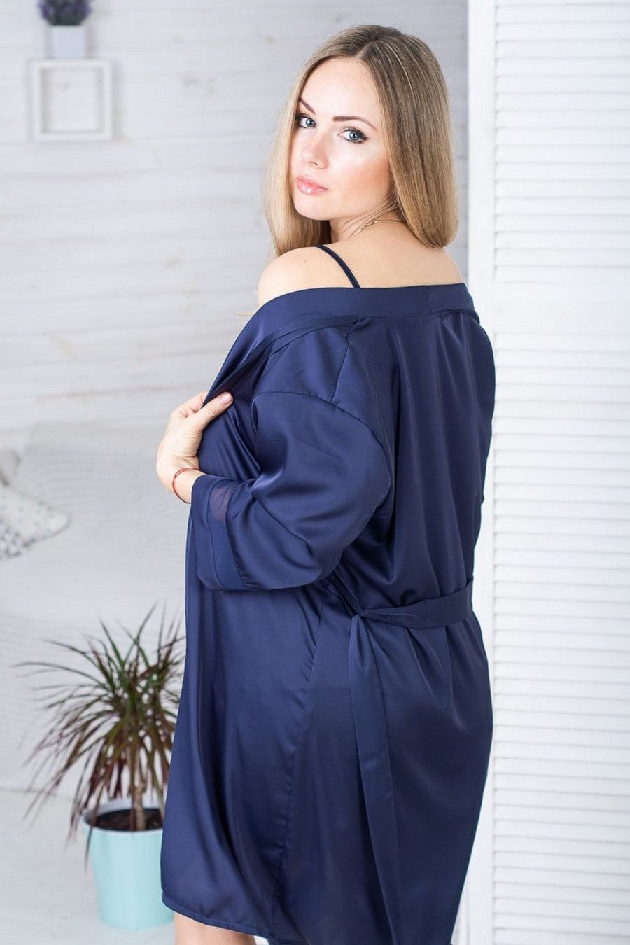 Короткий шелковый халат Х1092 blue