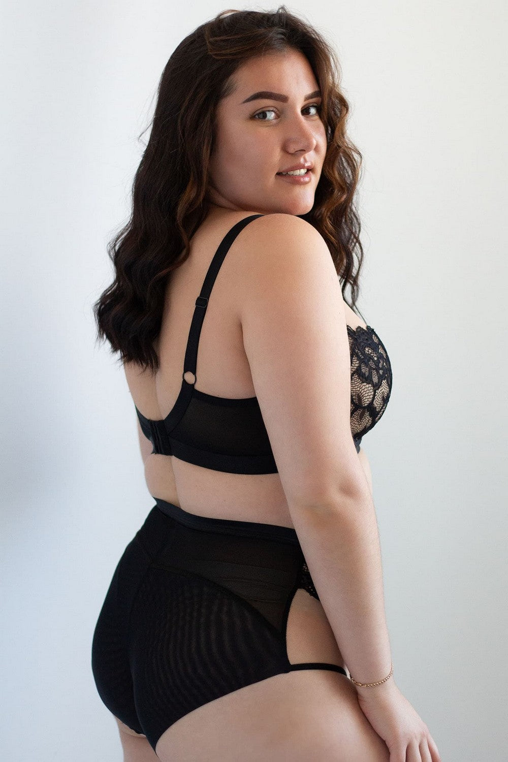 Мягкий бюстгальтер с кружевом Carmella soft Fantasy black/beige