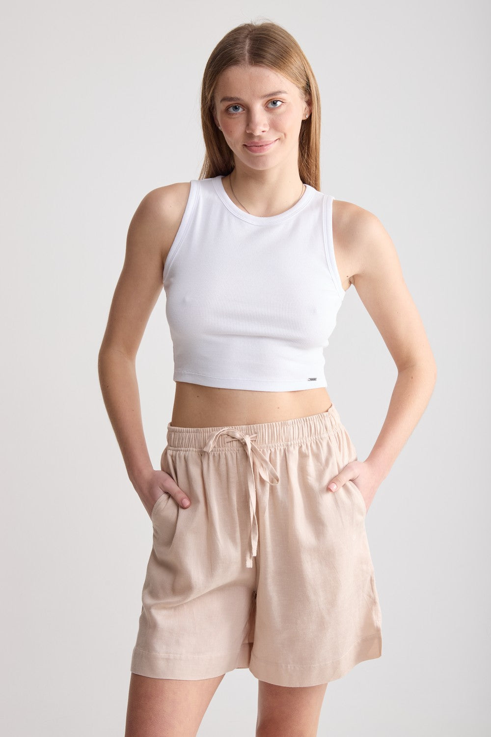 Льняные шорты с карманами LH401-03 Casablanca sandy