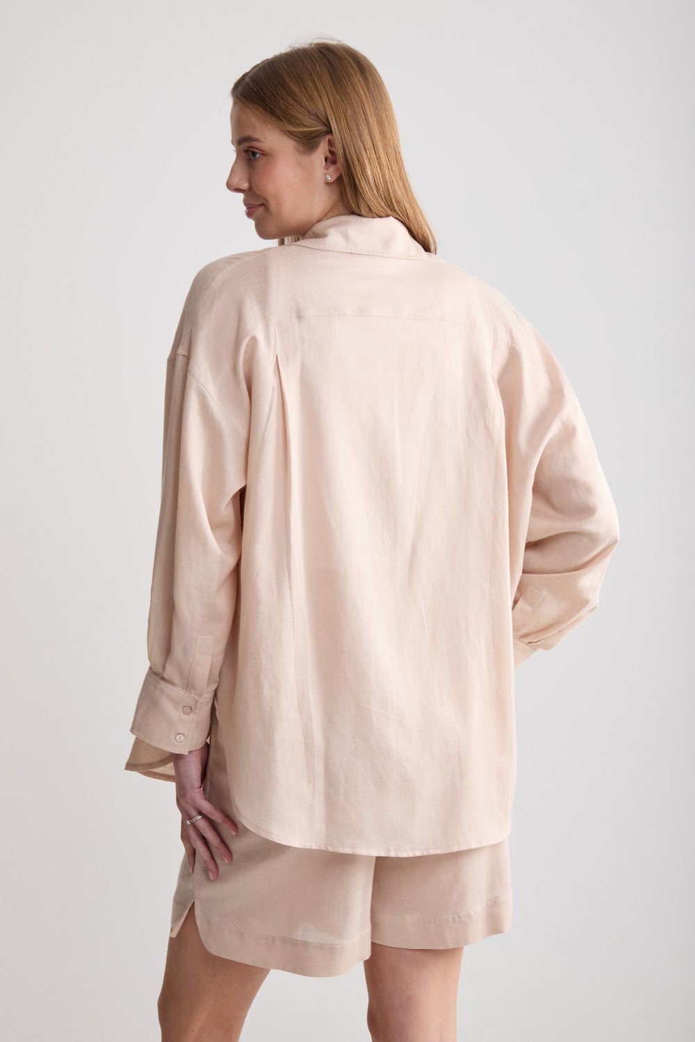 Льняные шорты с карманами LH401-03 Casablanca sandy