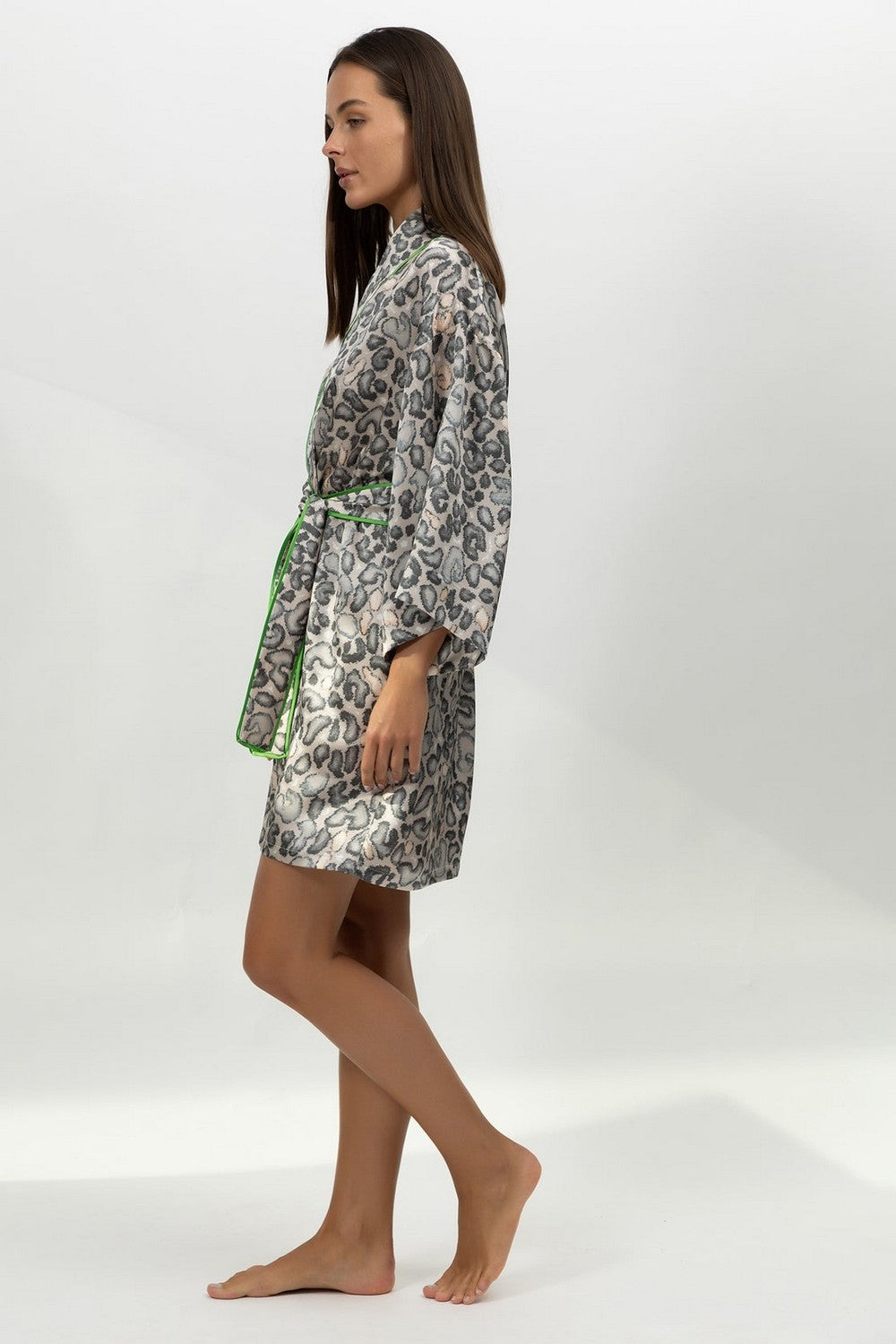 Шелковый халат-кимоно 251201-17 Animal Print snow leopard