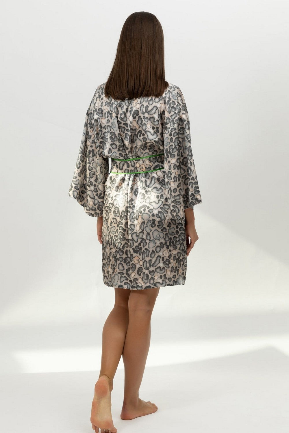 Шелковый халат-кимоно 251201-17 Animal Print snow leopard