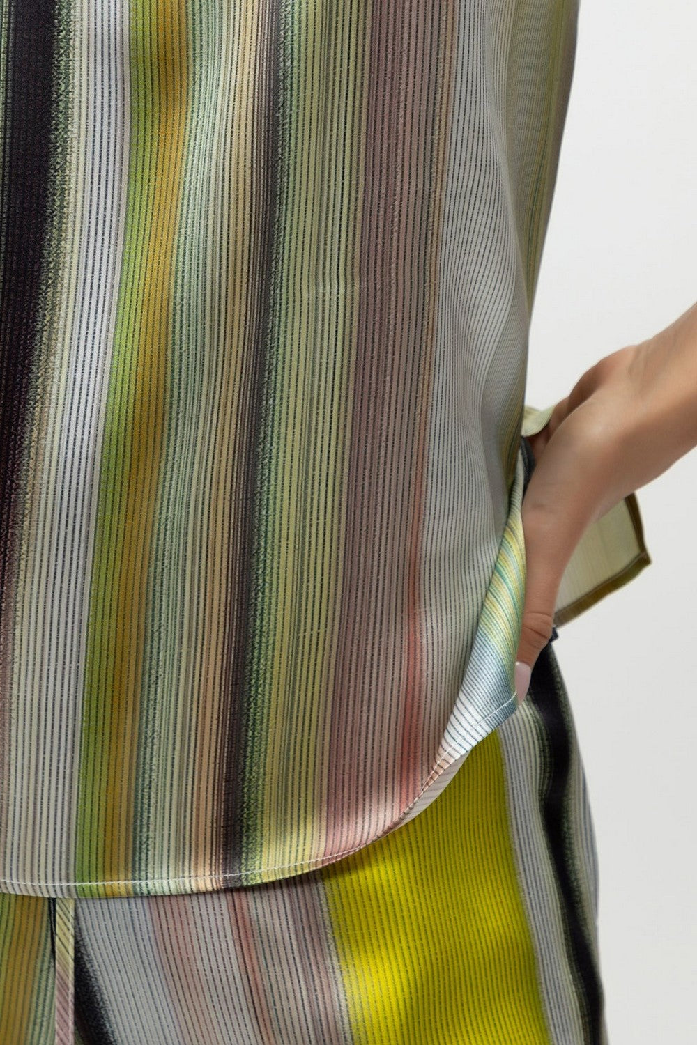 Піжамна шовкова майка 251202-01 Art Stripes