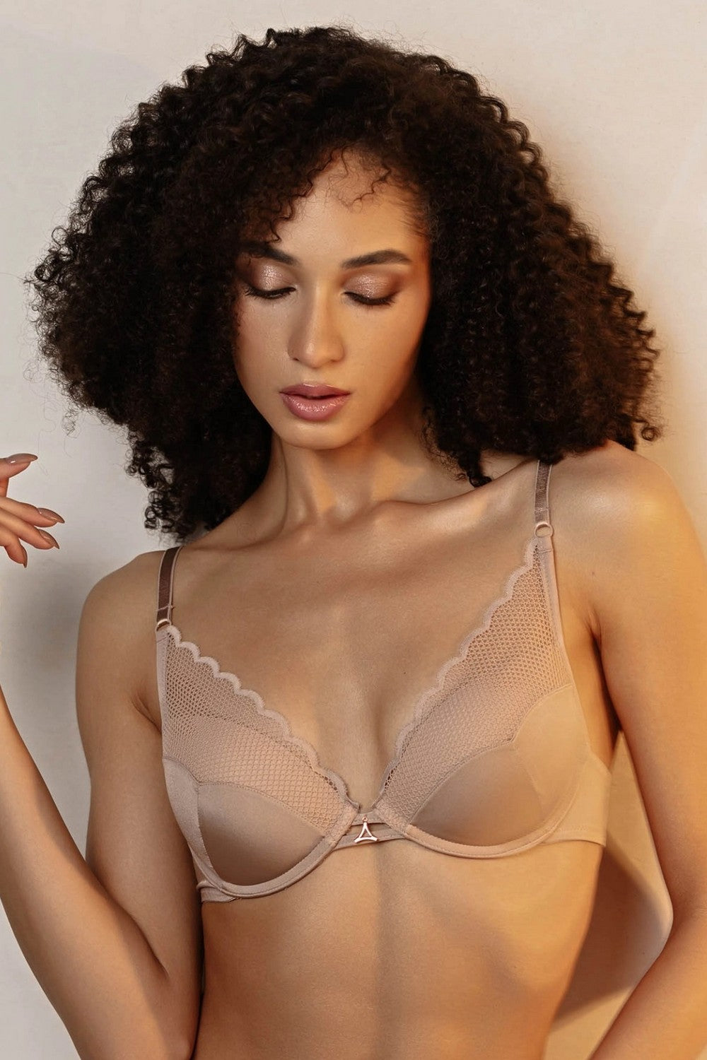 Бюстгальтер пуш-ап с кружевом 810-010 cappuccino