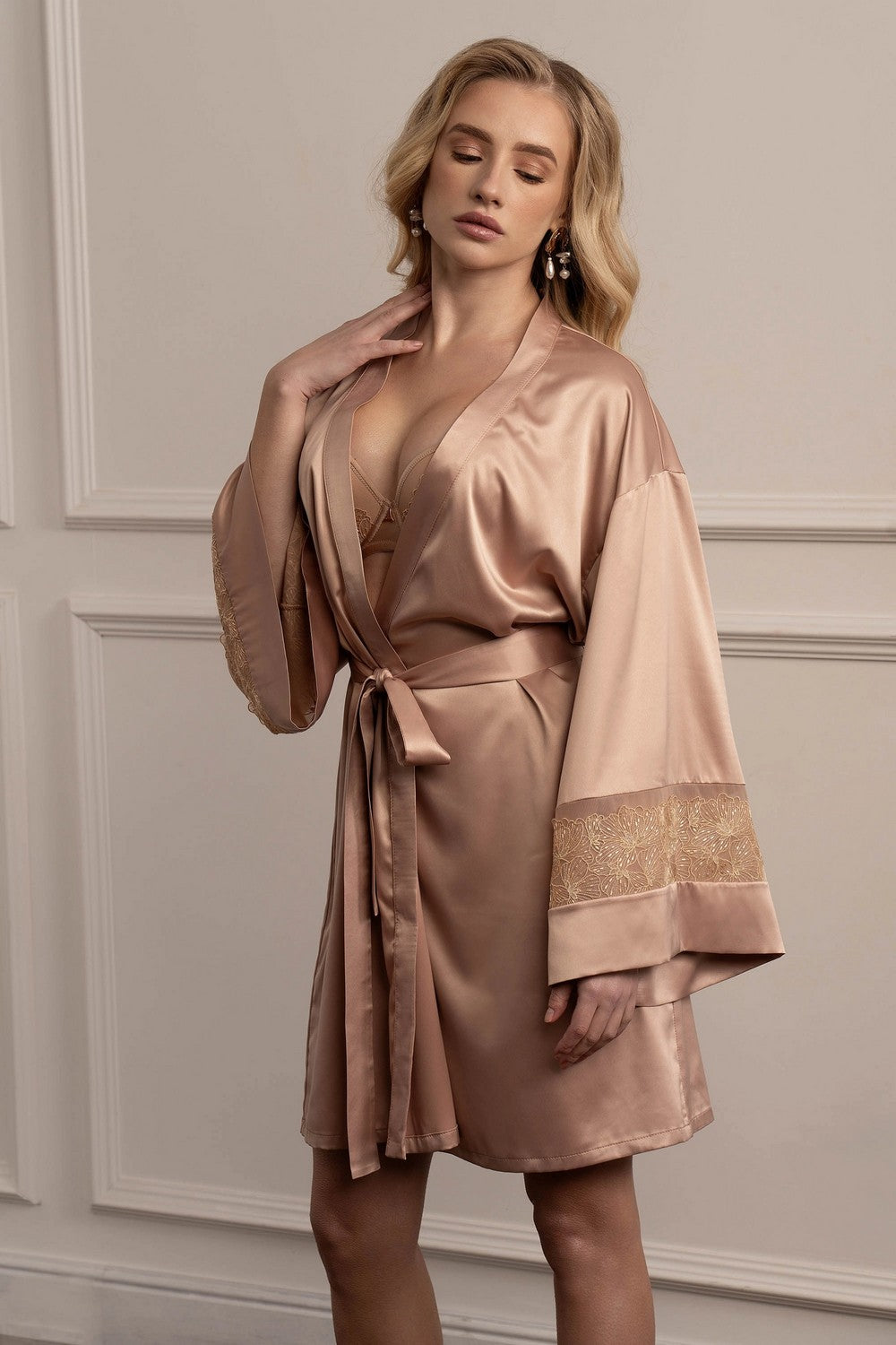 Халат з квітковою вишивкою 811-6715 beige