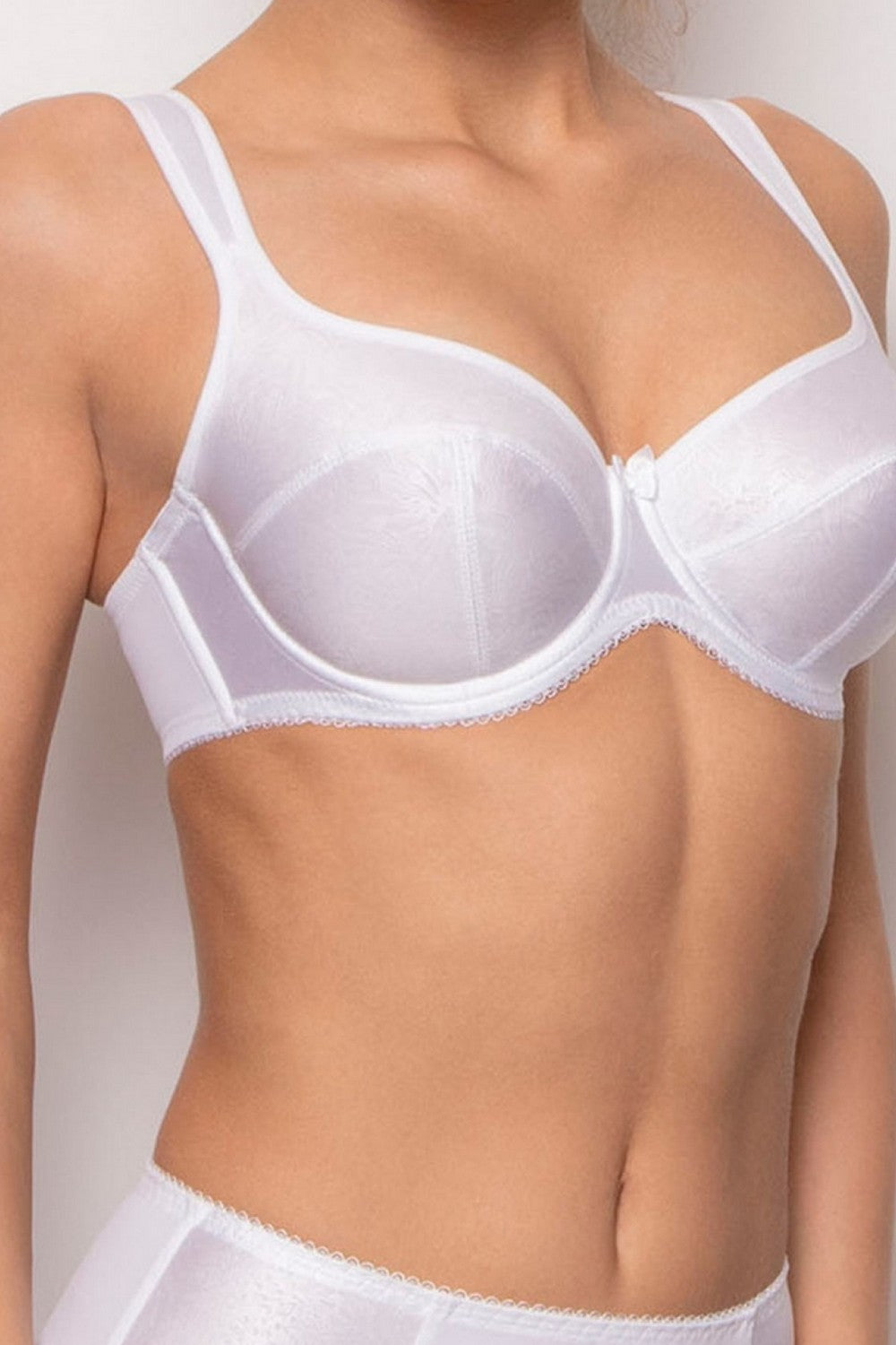 Мягкий гладкий бюстгальтер 197-518 white