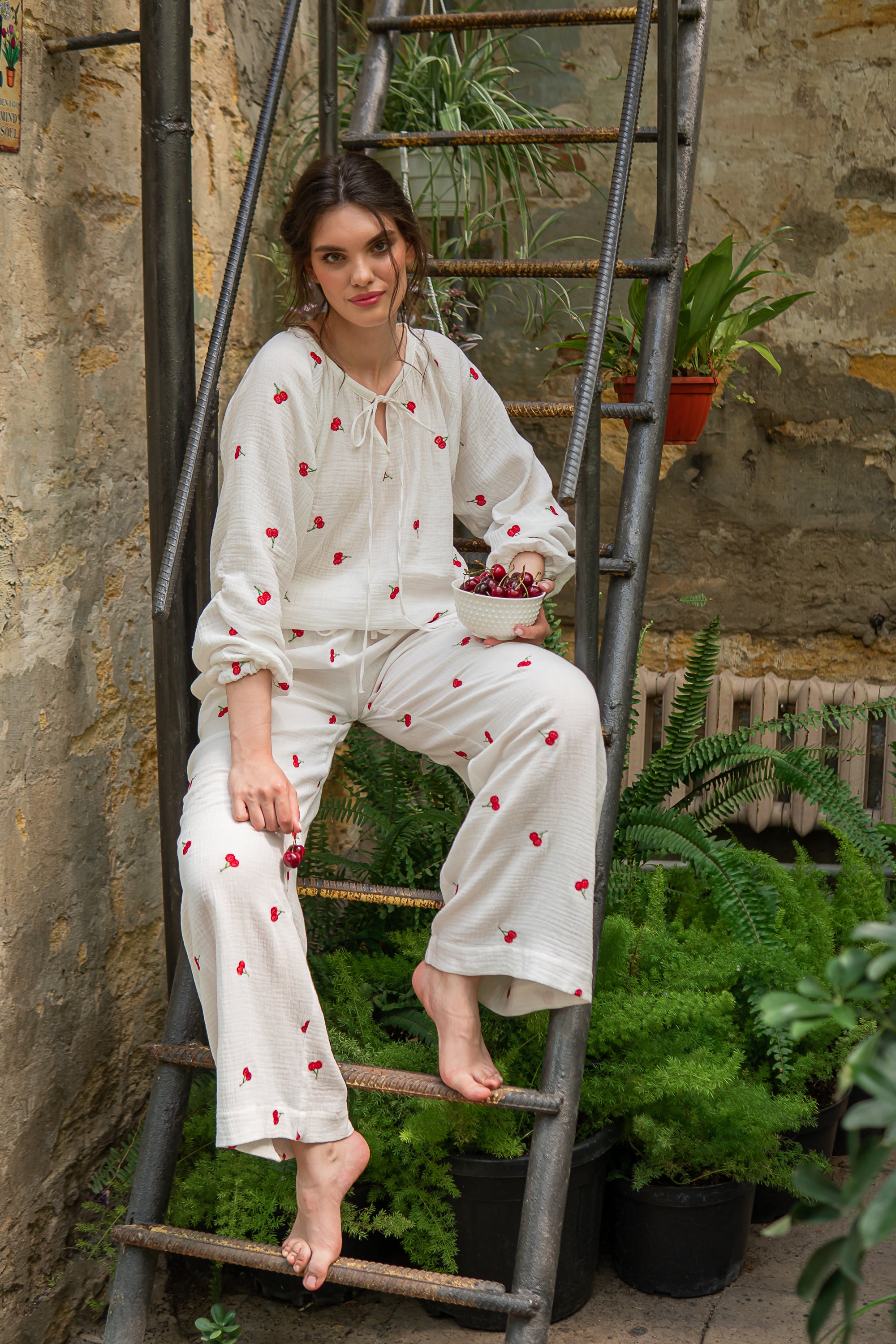 Брюки из муслина с вышивкой Cherry ML0084-38-09