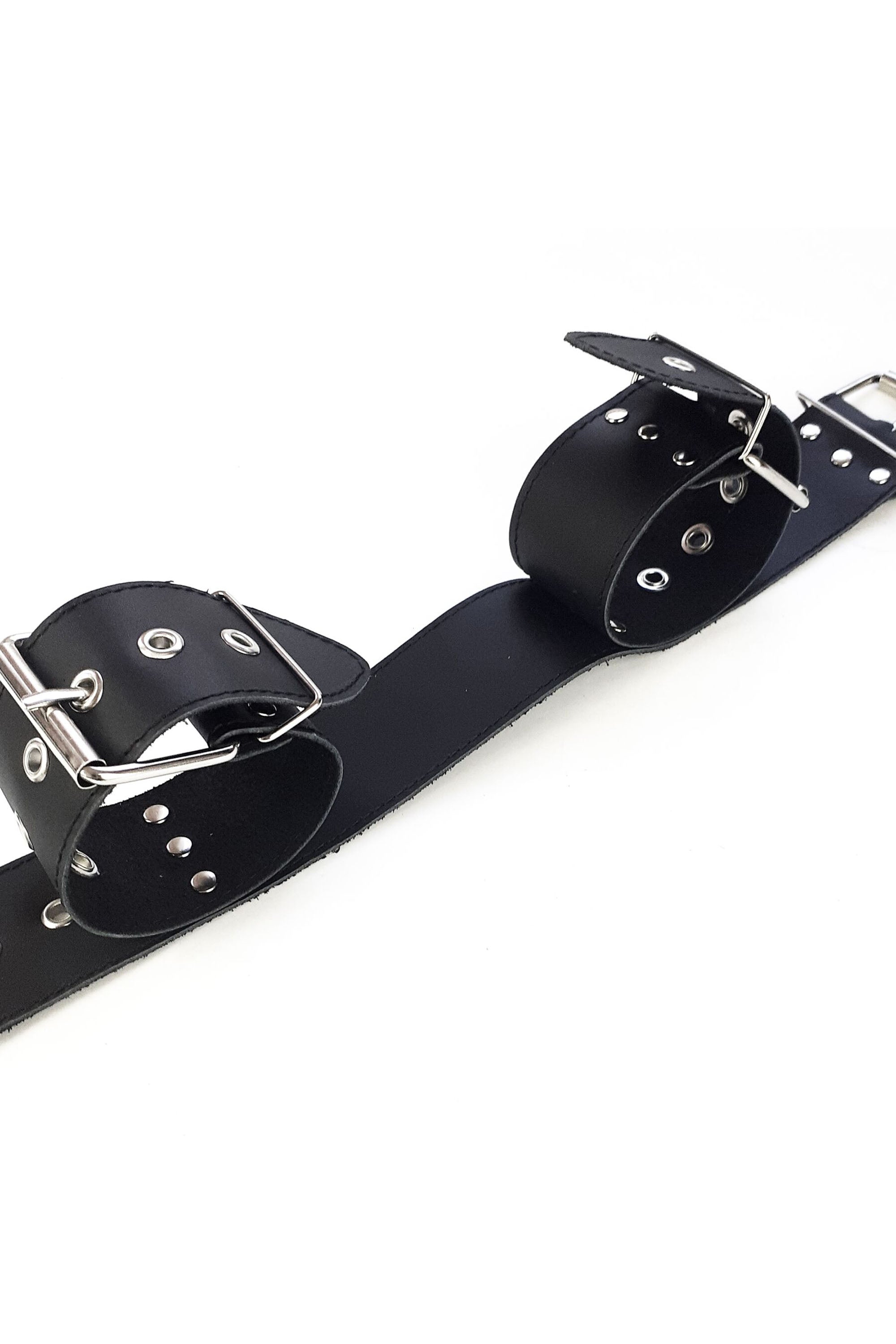 Кожаный ошейник с наручниками Bondage Collar with Handcuffs