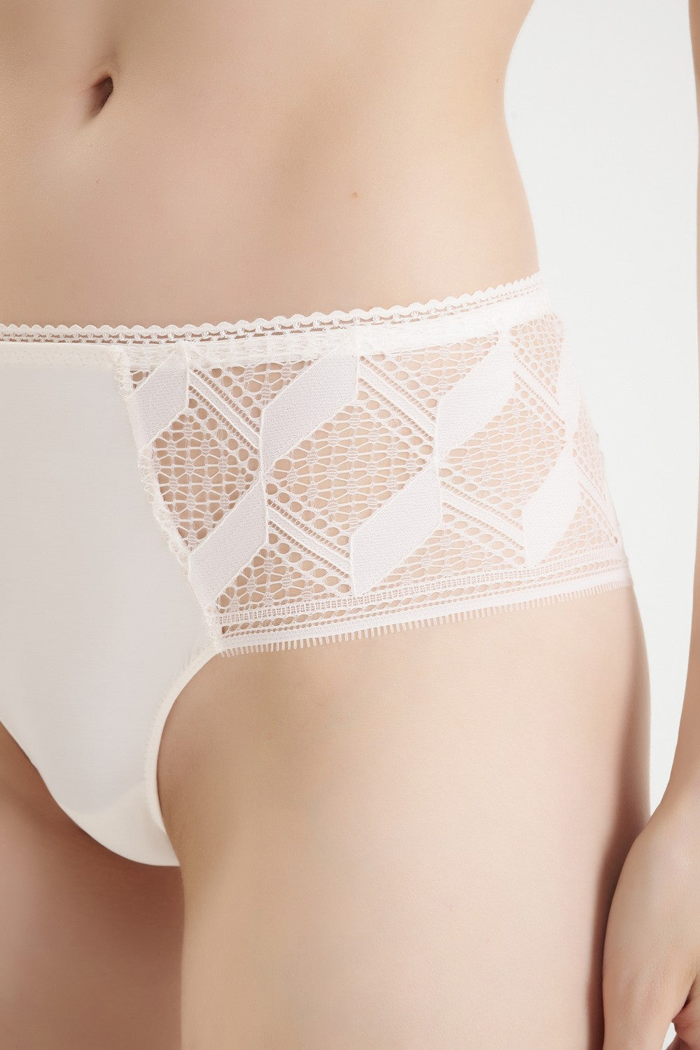 Трусики бразилиана из микрофибры 42YB0 Scarlett talc