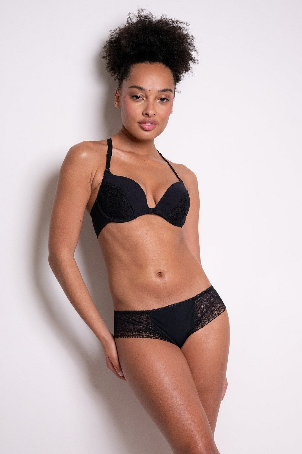 Бюстгальтер с застежкой спереди T319 Leila black