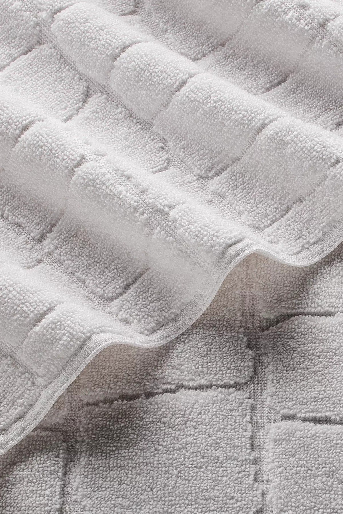 Банний рушник 28141841 white Lacoste