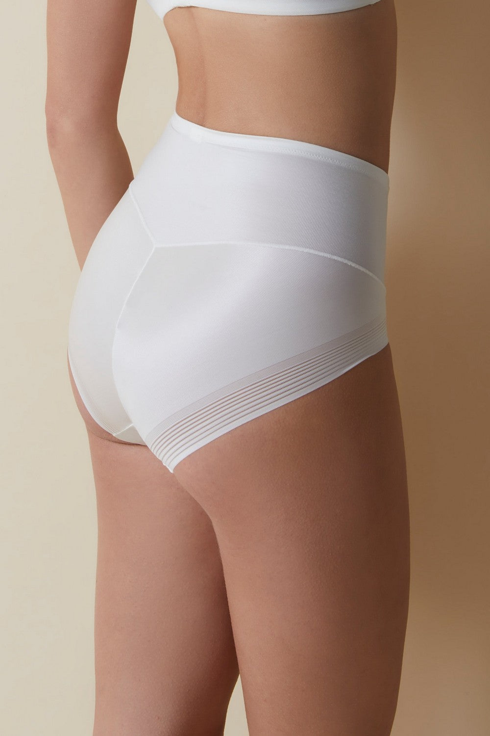 Корректирующие трусики слип Violeta 3122/LMD milk