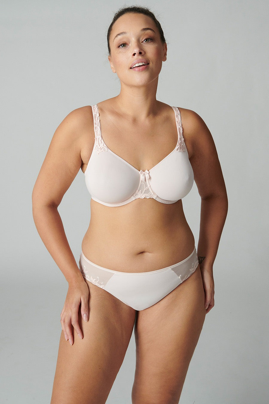 Трусики слип с вышивкой Andora 131727 poudre