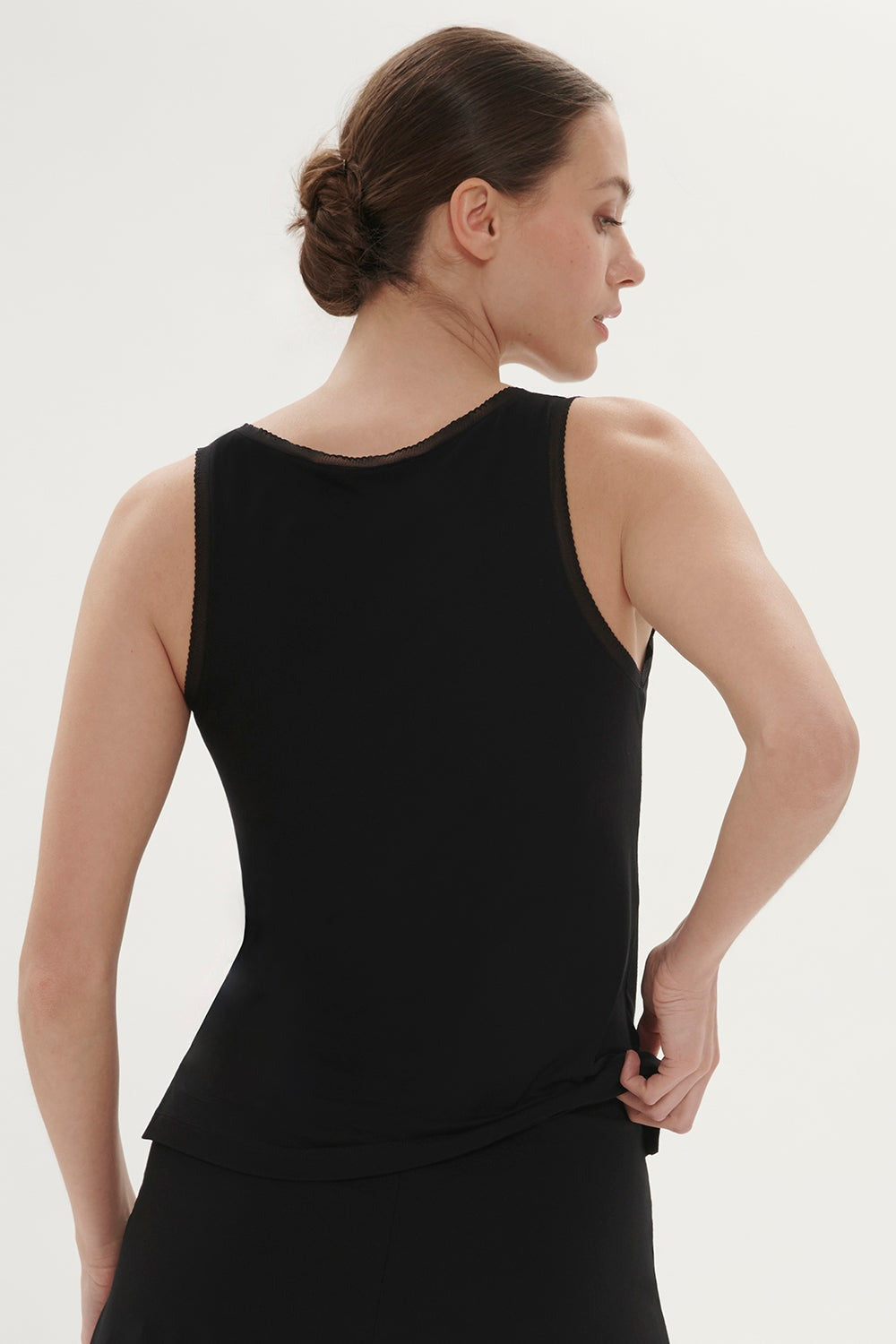 Пижамная майка из вискозы Aurore 1C9900 black