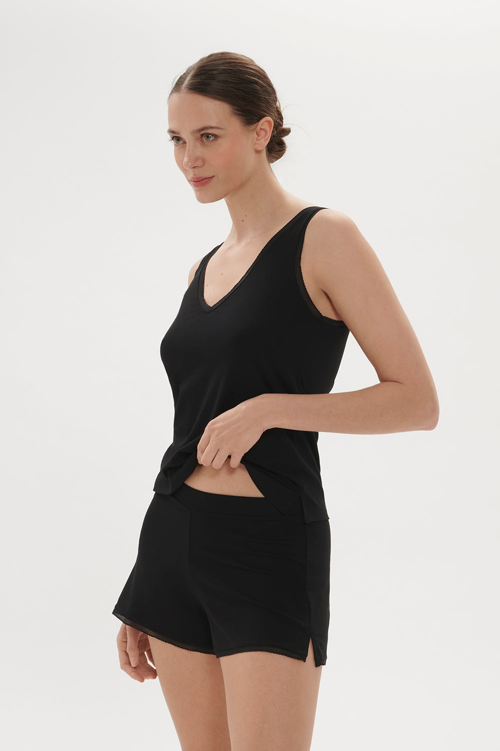 Пижамная майка из вискозы Aurore 1C9900 black