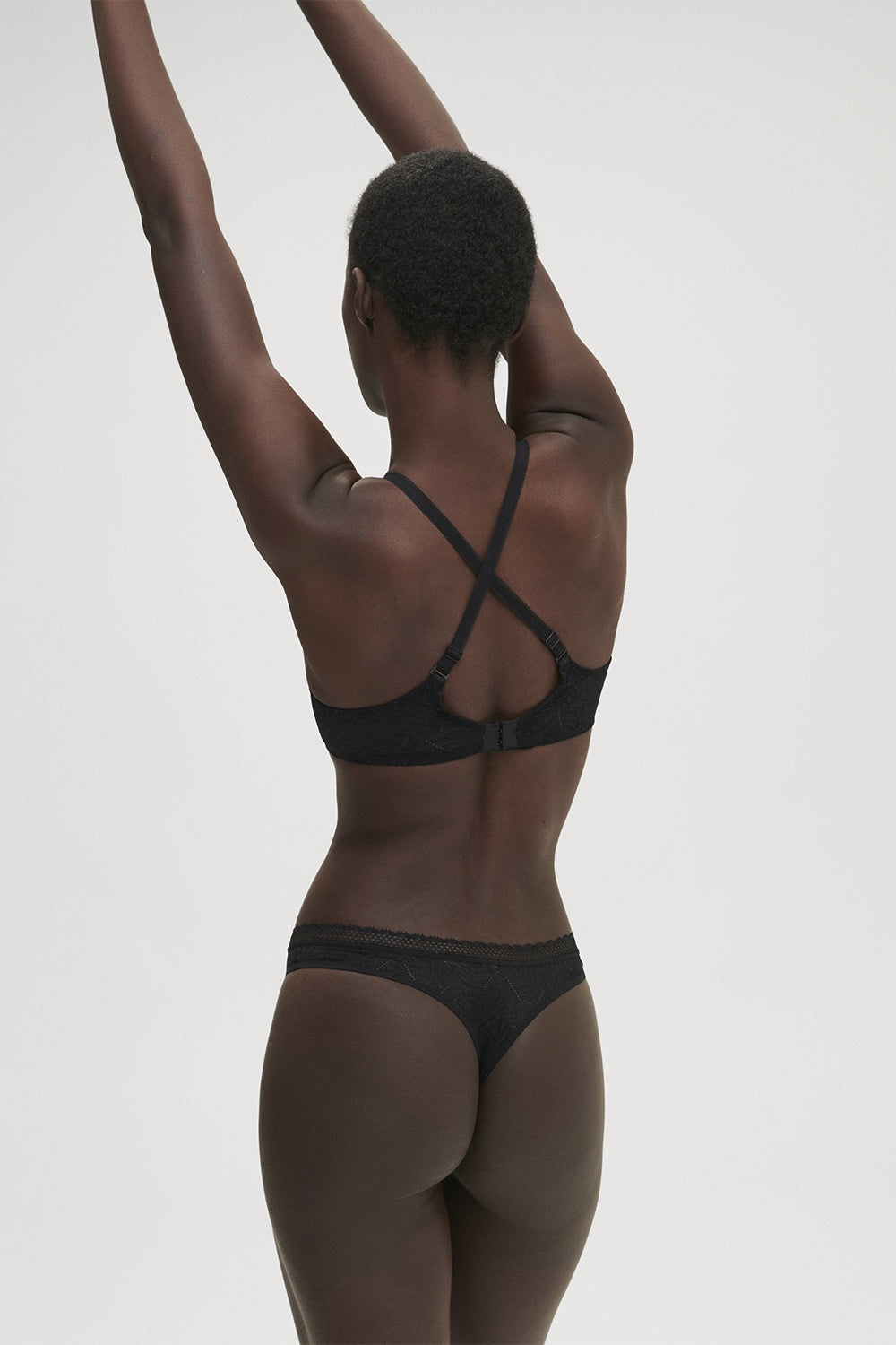 Кружевные трусики стринг Comete 12S710 black