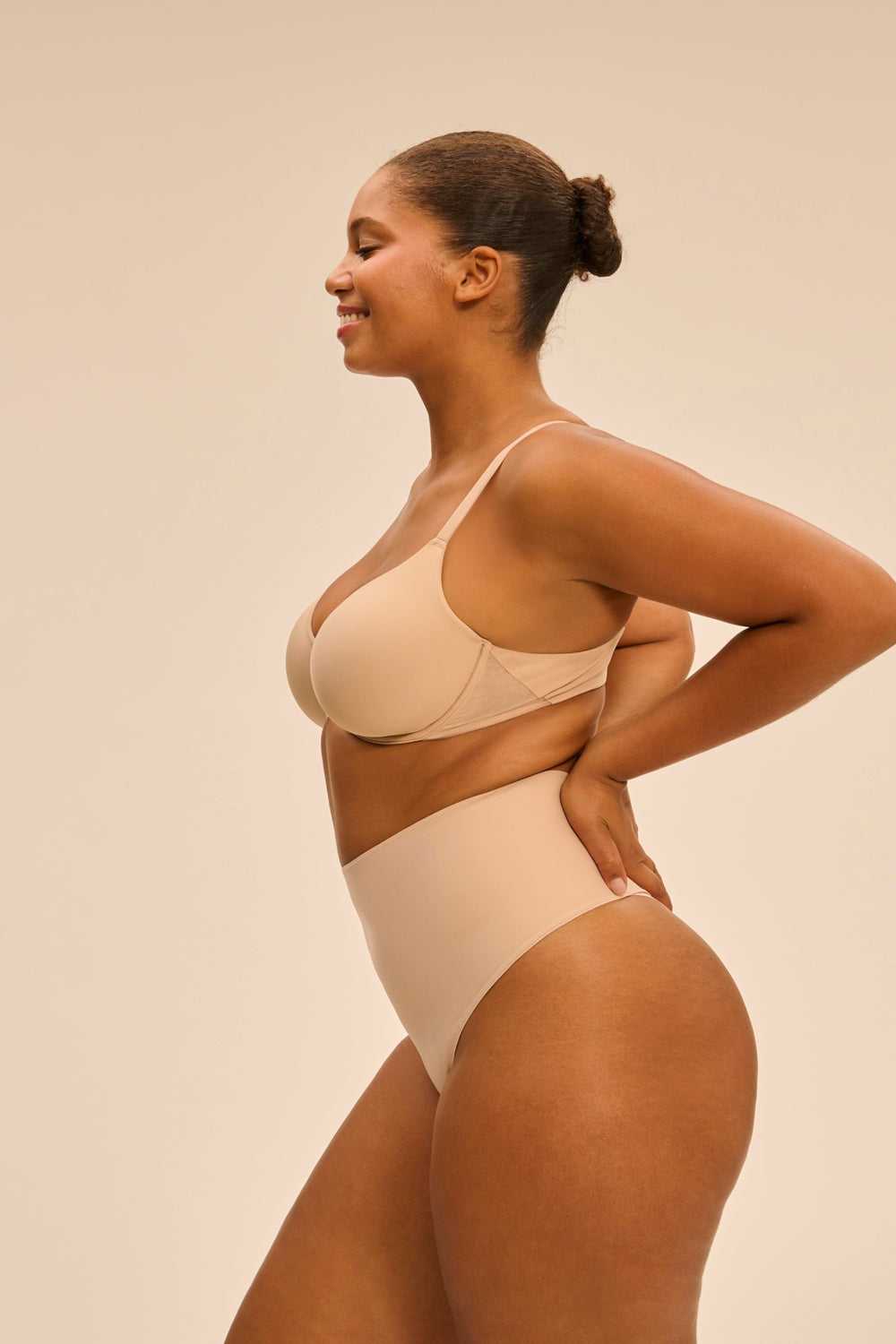 Безшовний бюстгальтер на кісточках Essentiel 13V317 peau rosee