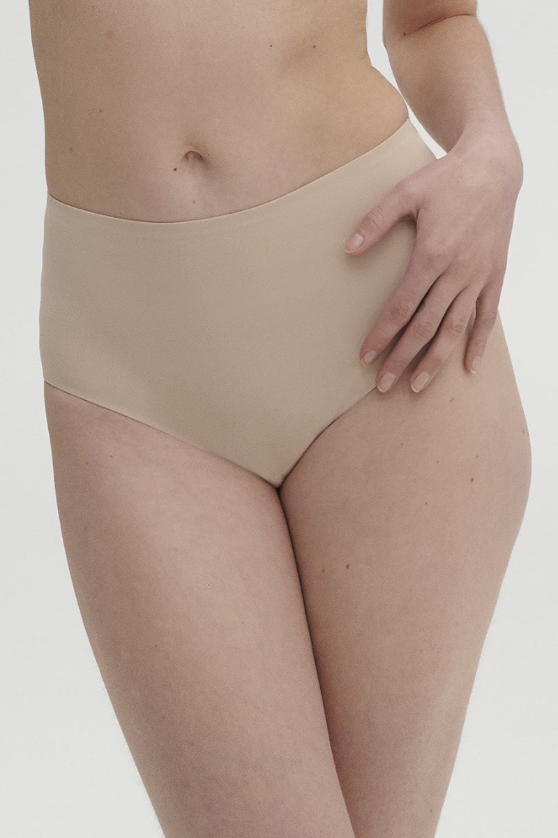 Высокие трусики слип Essentiel 13V610 peau rosee