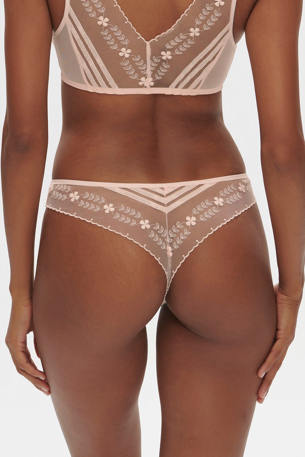 Трусики стринг из микросетки Marthe 16Z710 poudre petale SS24