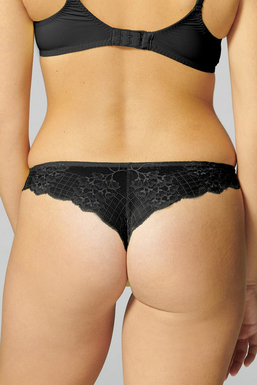 Трусики стринг из кружева Reve 12Z710 black