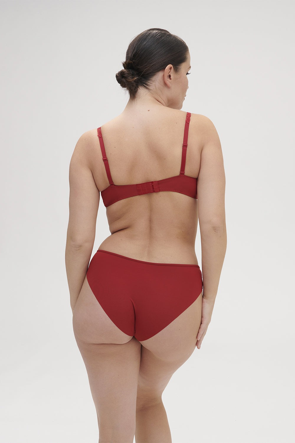 Мягкий бюстгальтер балконет Saga 15C330 lipstick FW23