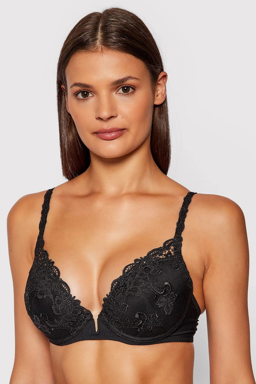 Кружевной бюстгальтер пуш-ап Saga 15C340 black