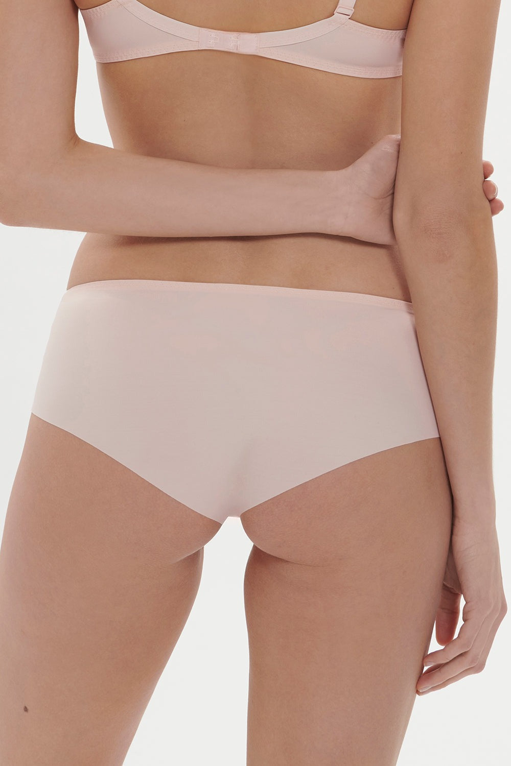 Шортики с кружевом Saga 15C630 rose nude