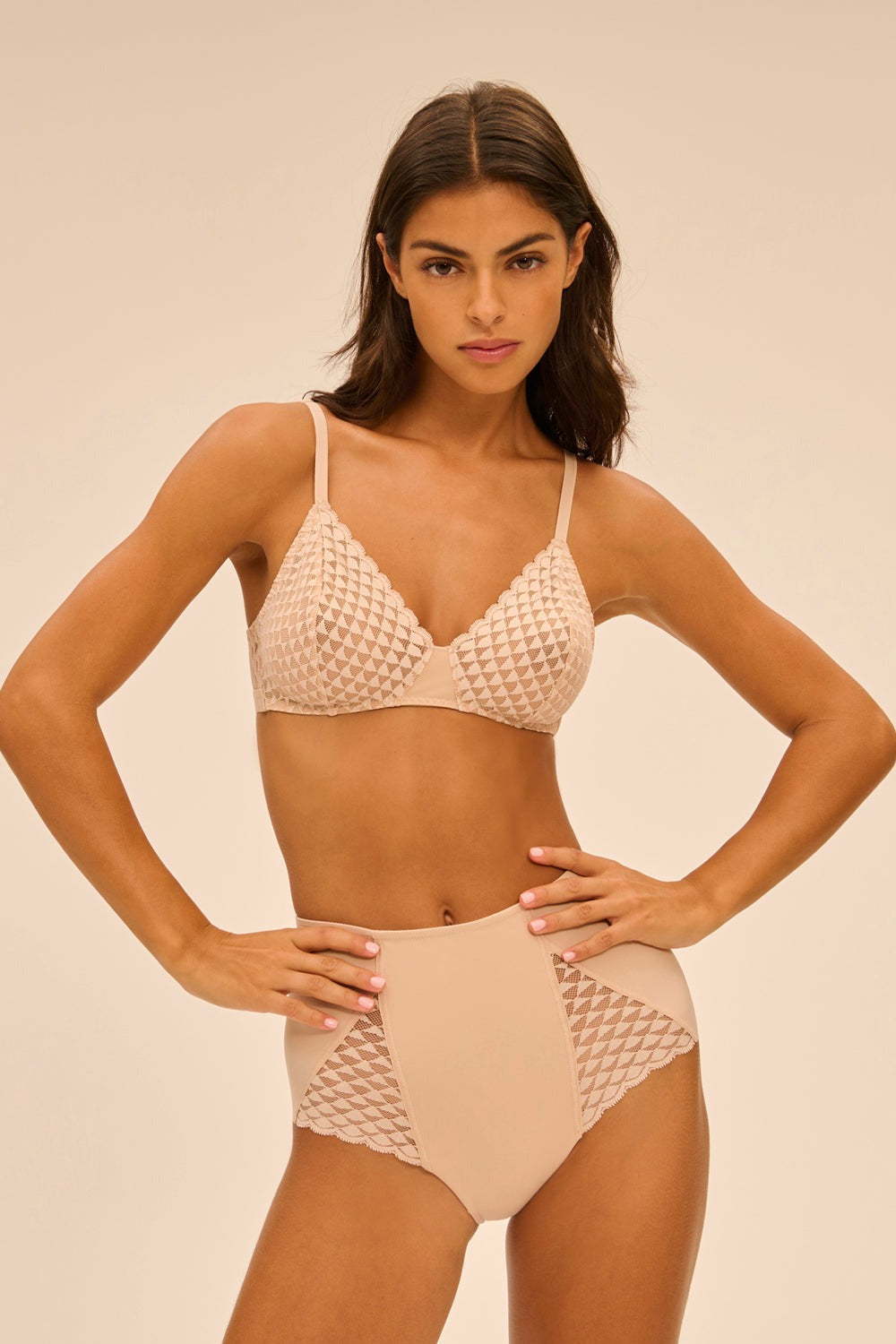 Корректирующие трусики слип Subtile 19Y610 peau rosee