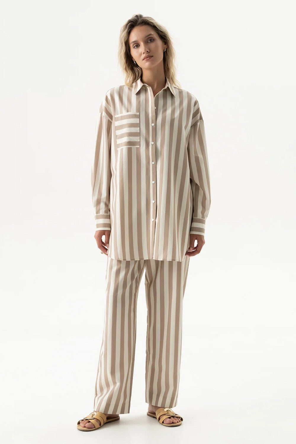 Хлопковая сорочка с принтом 251204-04 Strapped Cotton oat milk