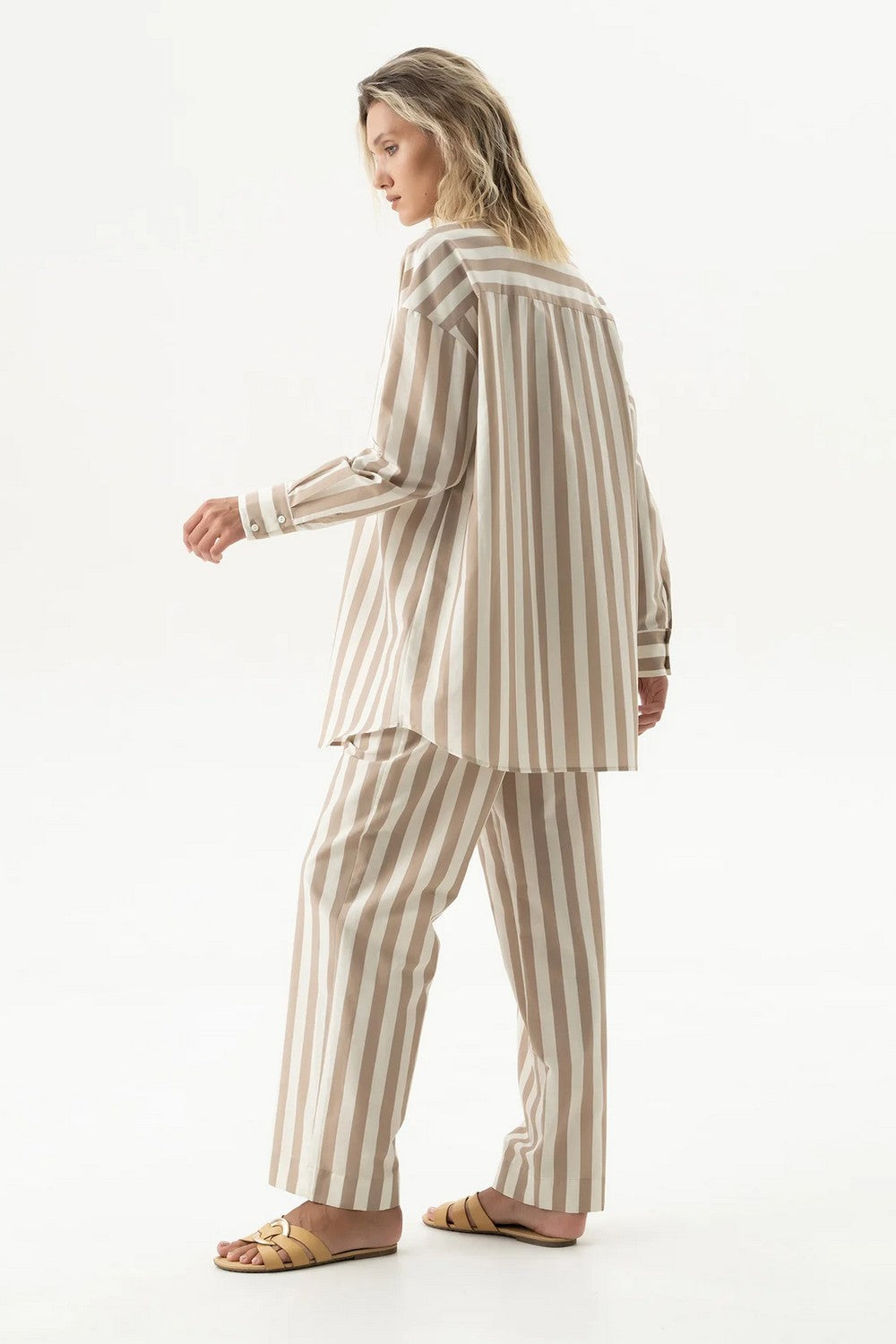 Хлопковая сорочка с принтом 251204-04 Strapped Cotton oat milk