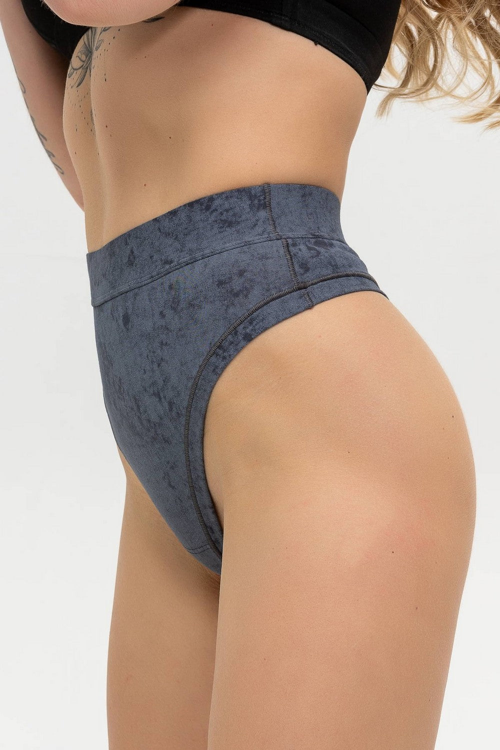 Хлопковые трусики стринг Basic Touch TR11-KHL159