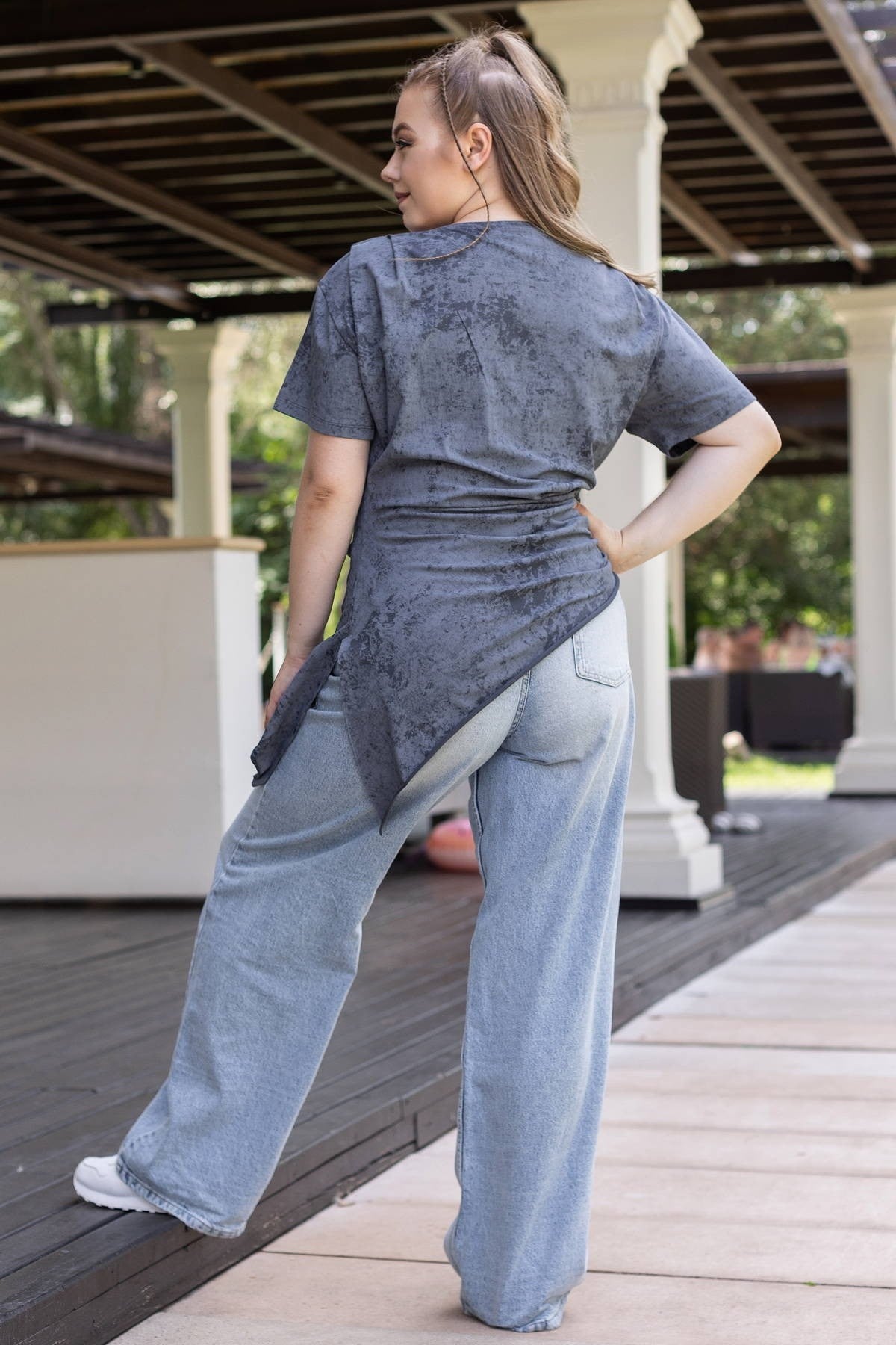 Бавовняна асиметрична футболка D10-KHLP159