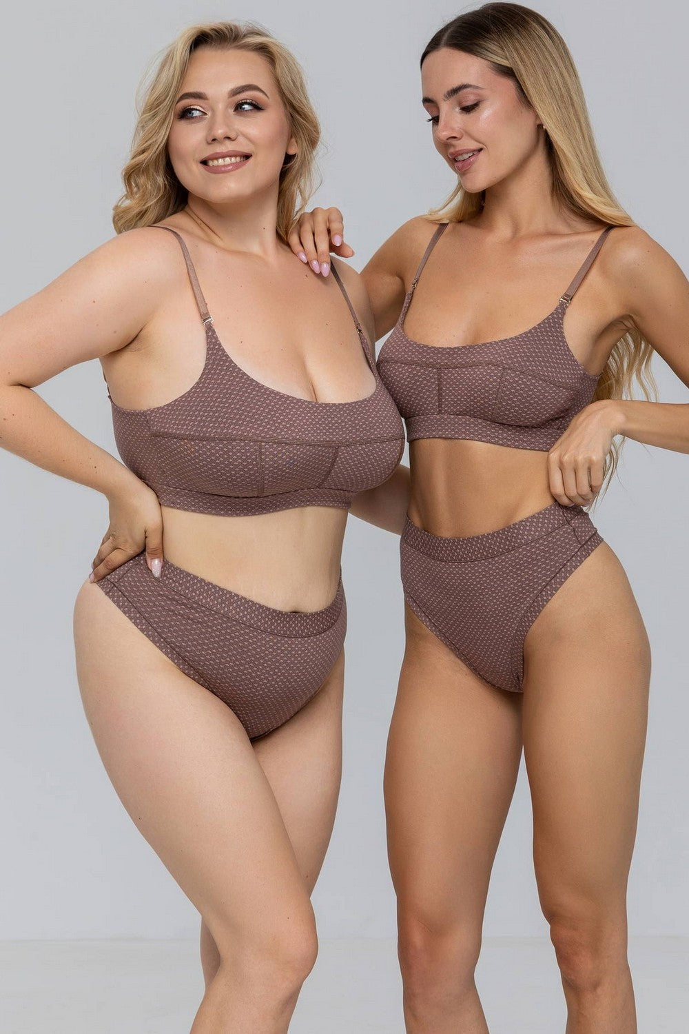 Комплект білизни зі стрінгами Lunelle T53+TR11-KHLP166 Totalfit