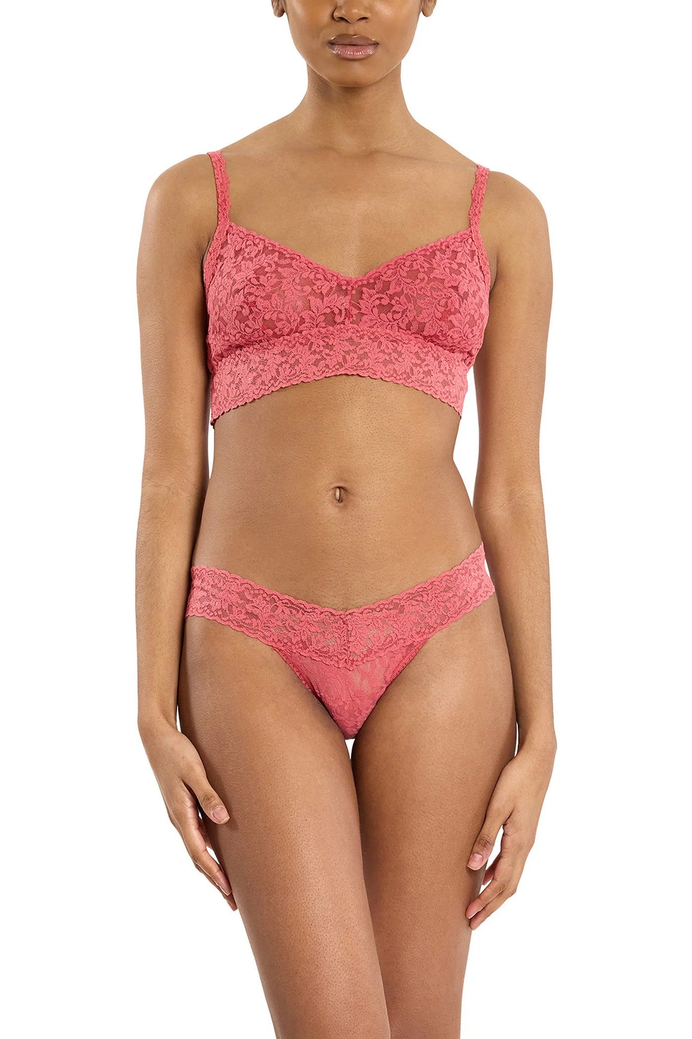 Кружевные трусики стринг 4911P Signature Lace naples