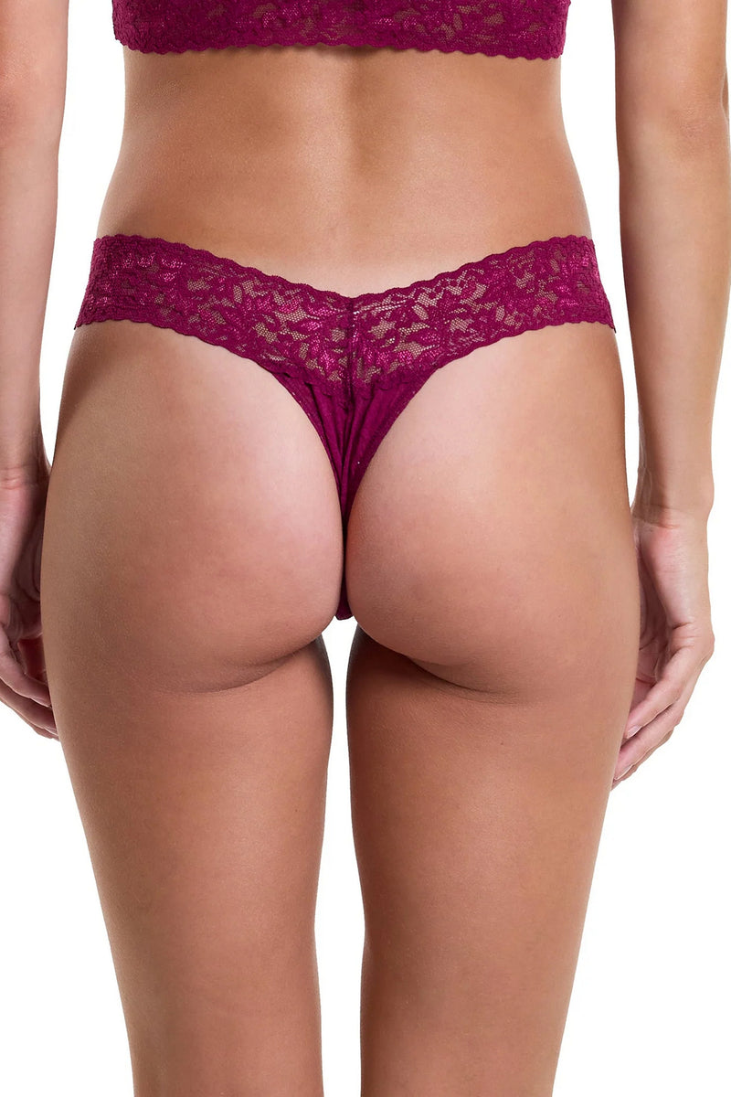 Кружевные трусики стринг 4911P Signature Lace sugar plum