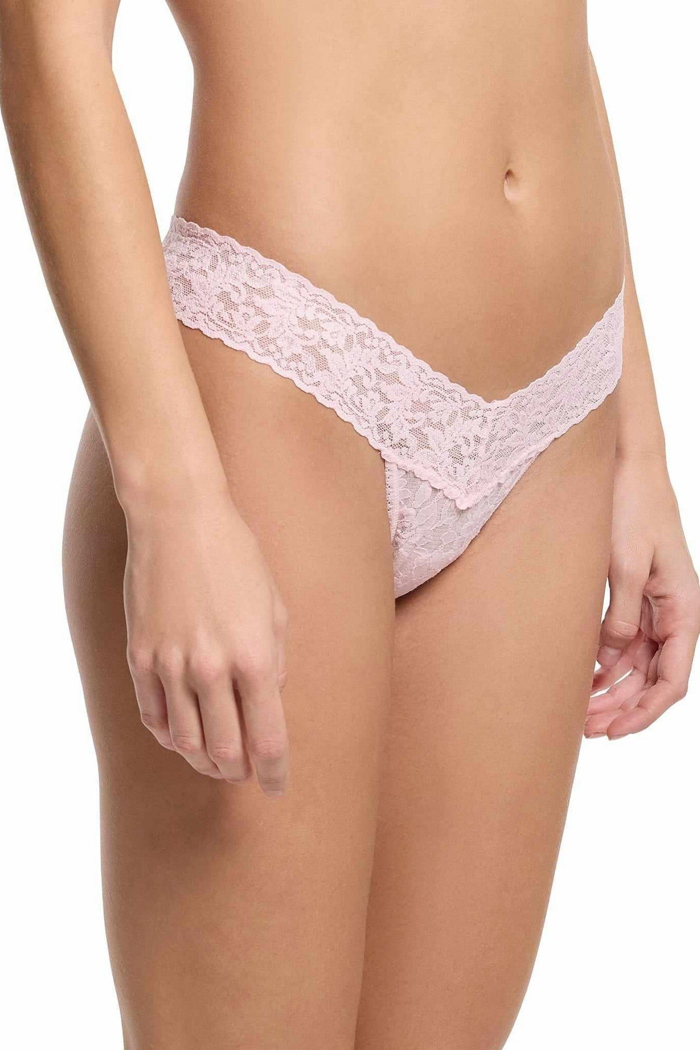 Трусики стринг 4911XS Signature Lace bliss pink