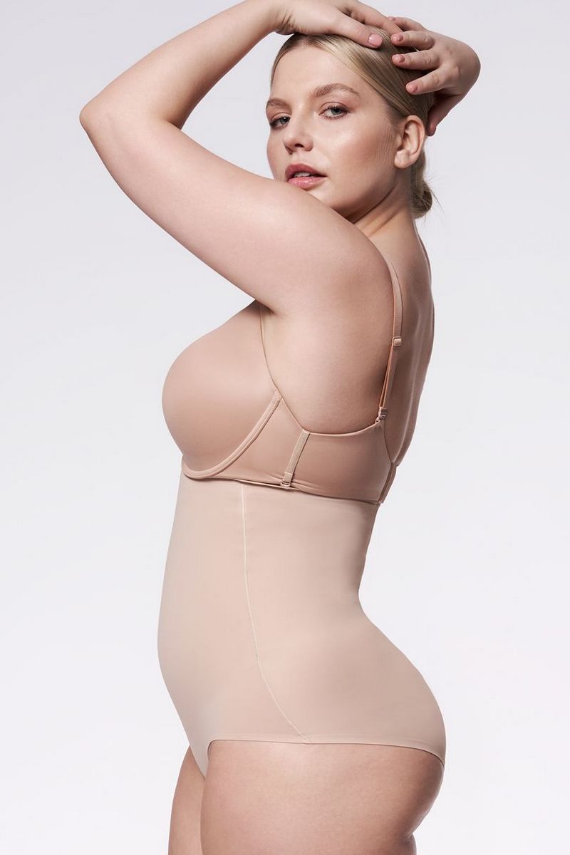 Моделирующие трусики с фиксирующими петлями 251