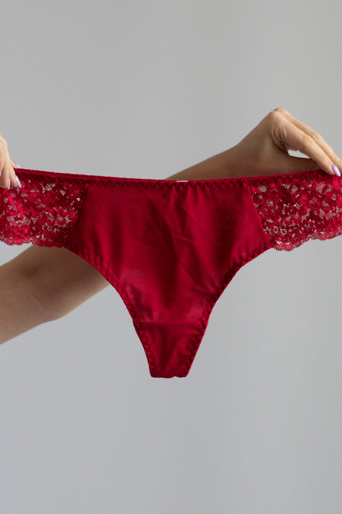 Трусики стринг Everyday 72F60 dark red rose