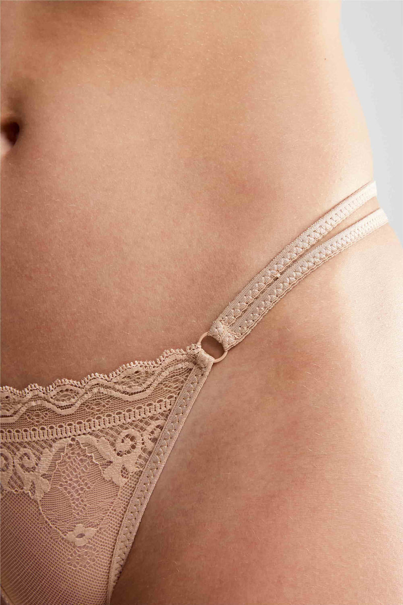 Кружевные трусики стринг String Lace L903 beige