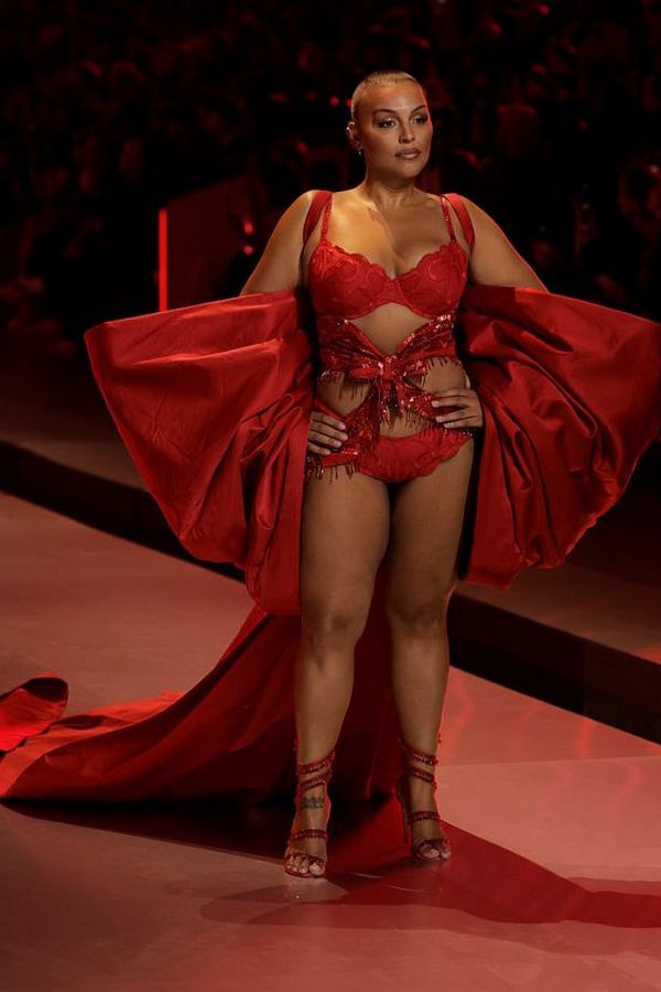 Трусики с вышивкой 120088740 red