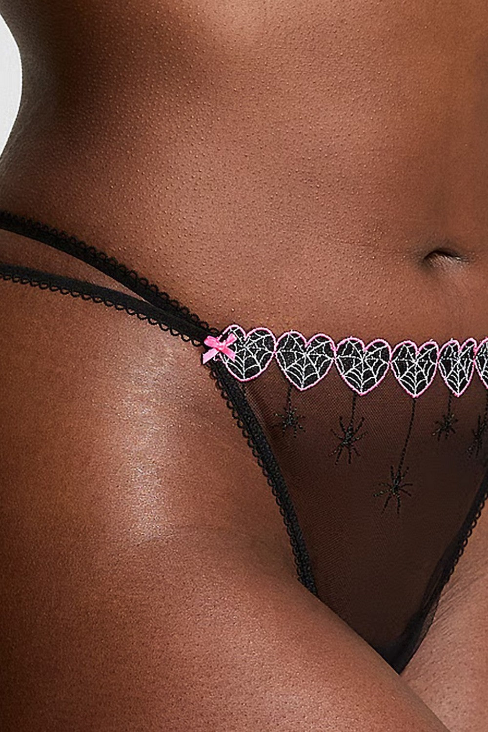 Трусики стринг с вышивкой 483770996 black