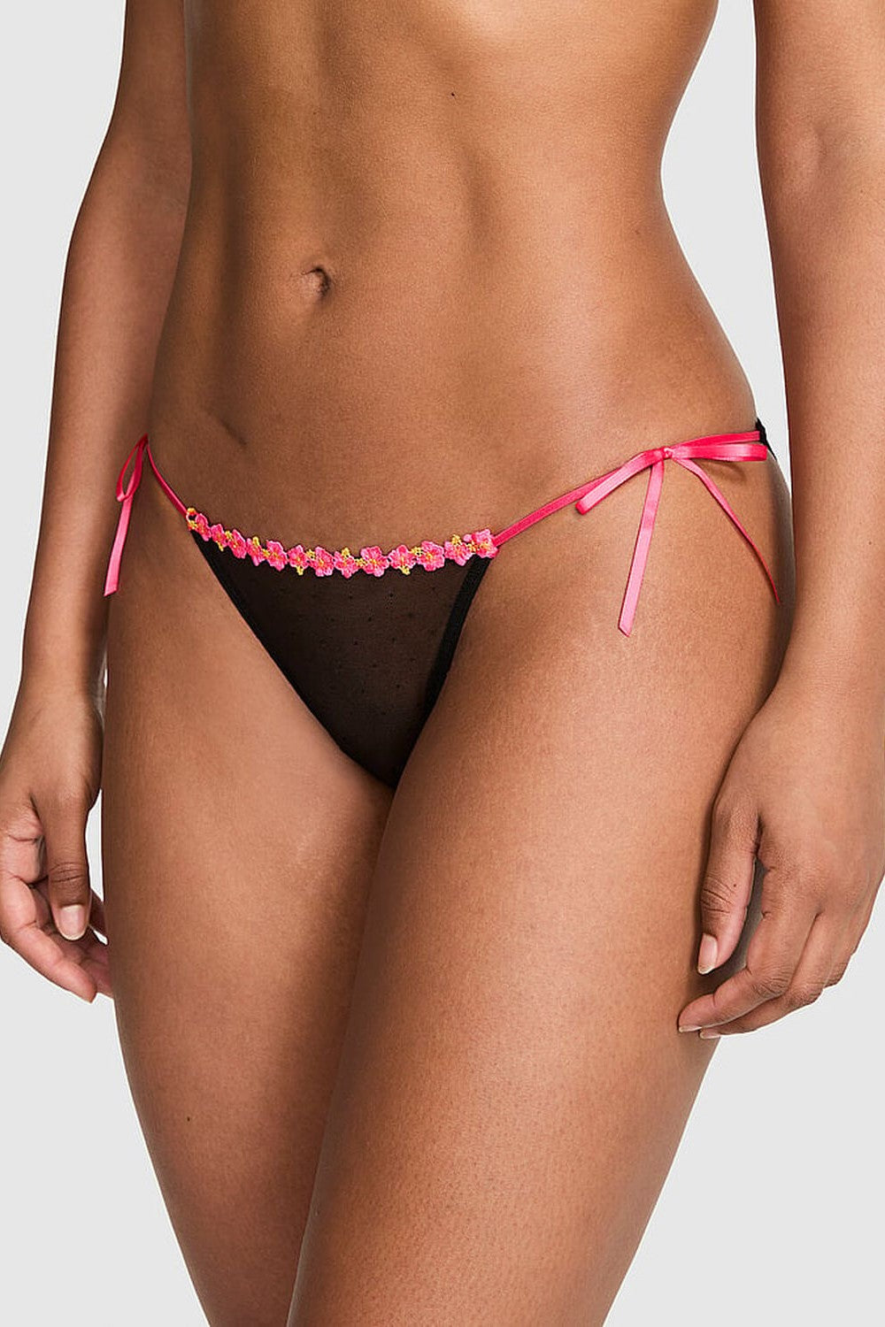 Трусики бікіні з вишивкою 738584060 Black Victoria`s Secret