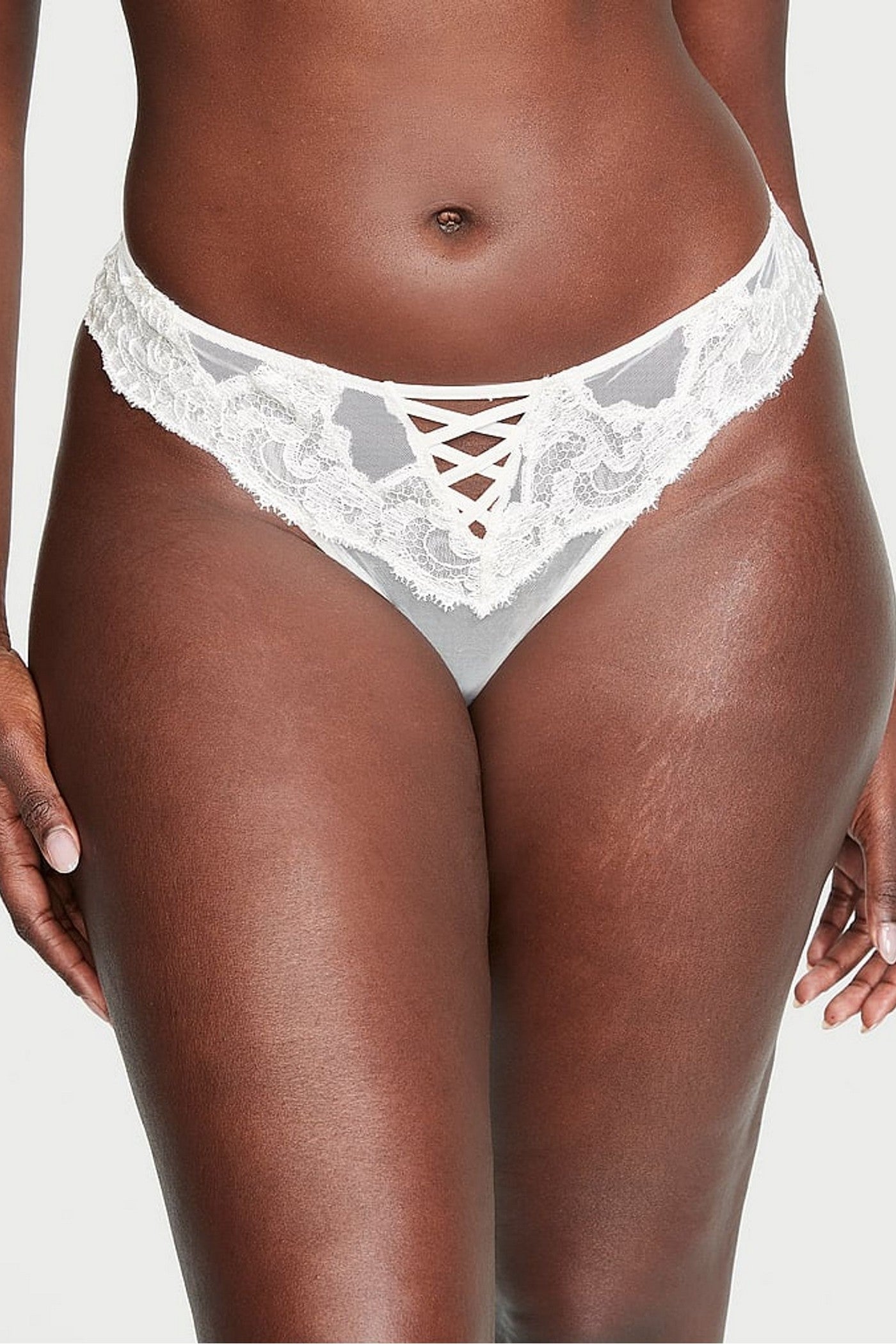 Трусики бразилиана с вышивкой 743912596 milk