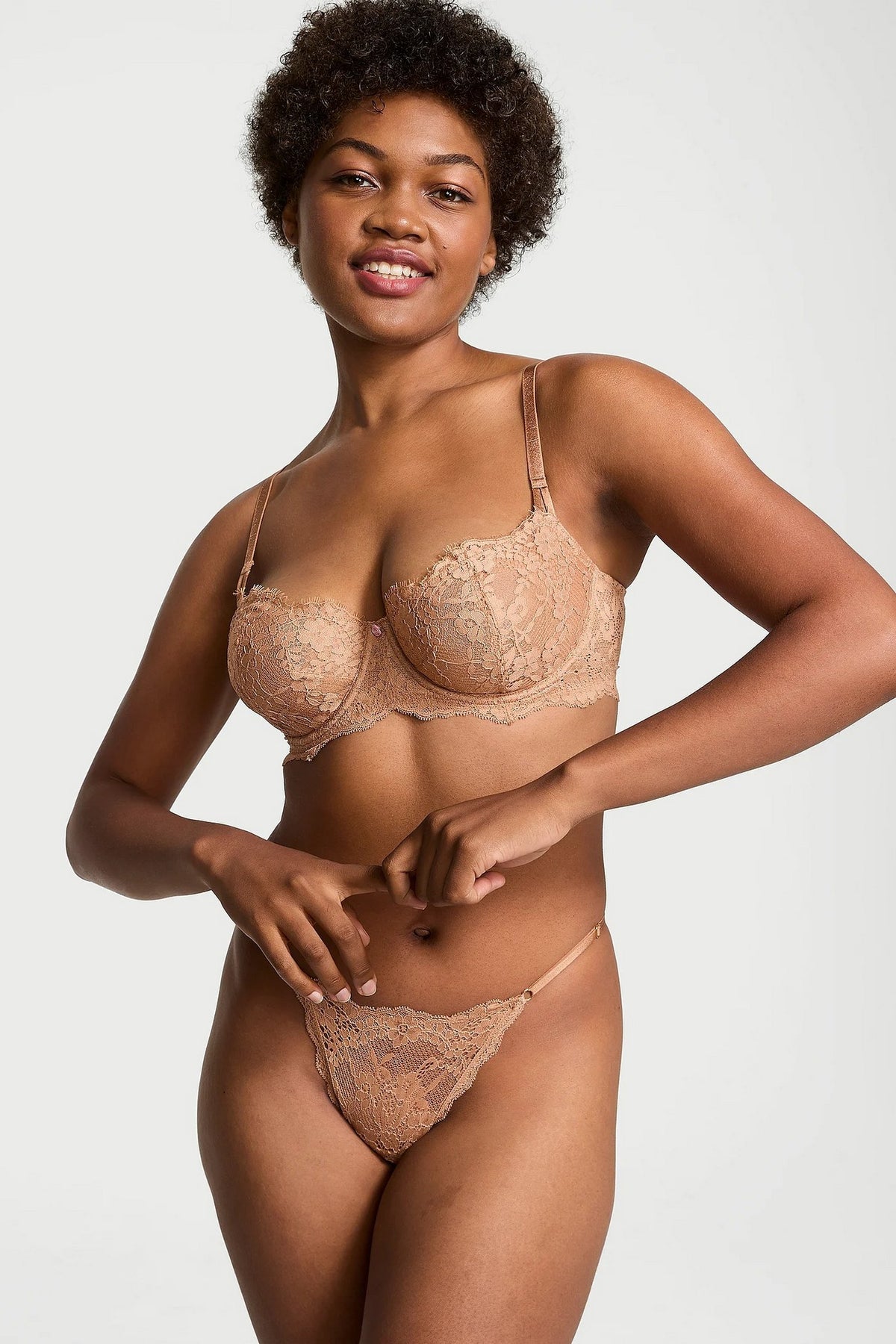 Мереживні трусики стрінги 841888701 beige Victoria`s Secret