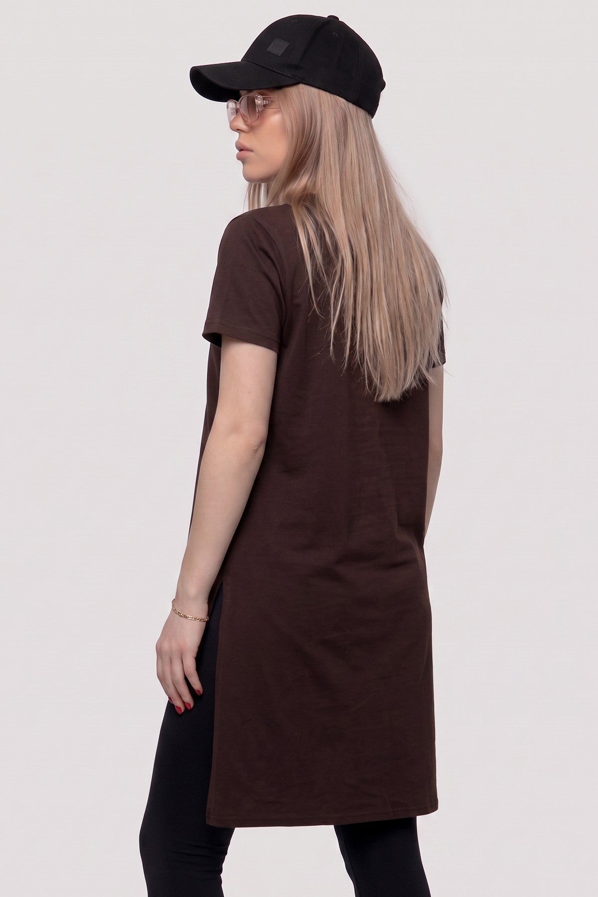 Подовжена туніка D31-KH97 brown Totalfit спина