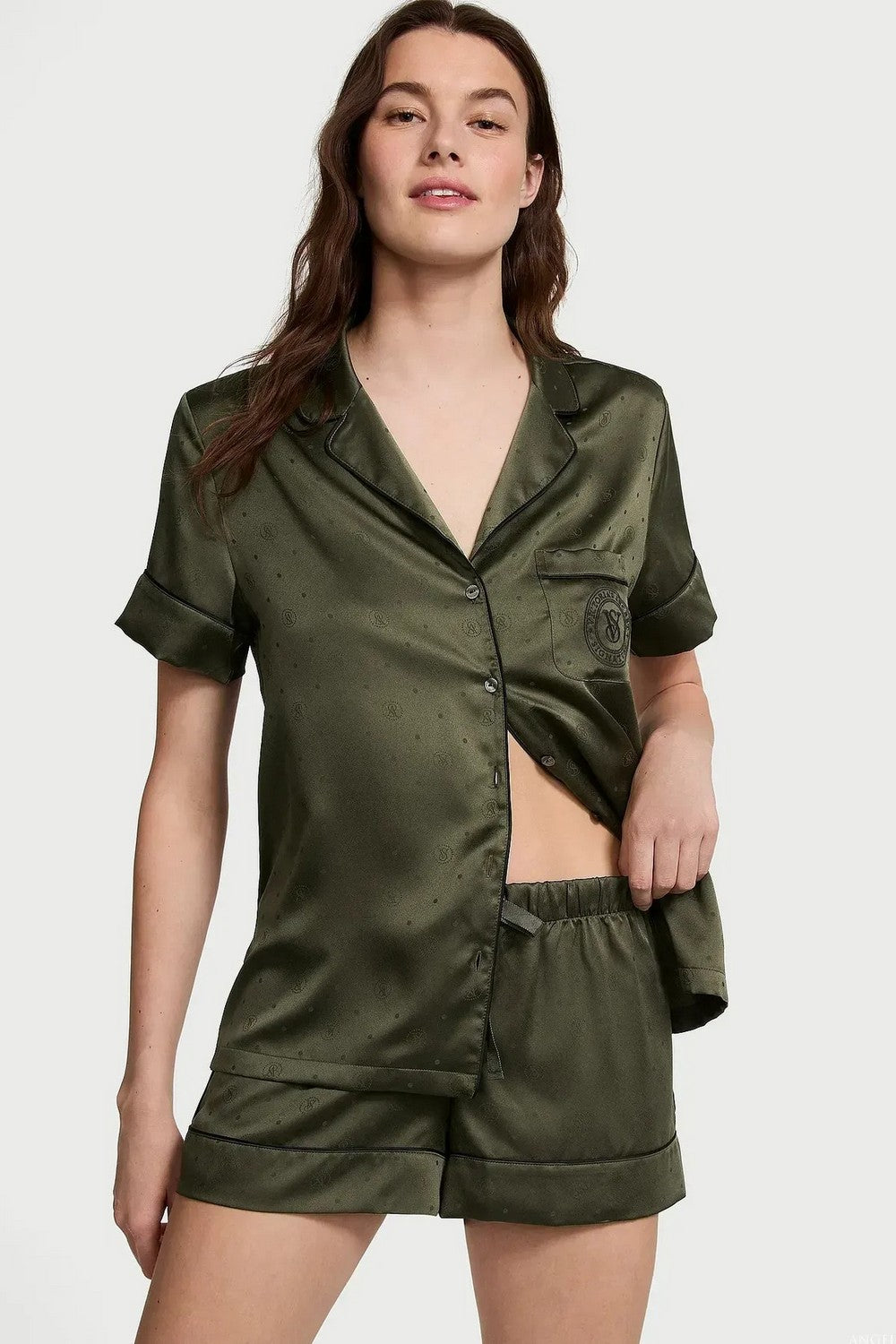 Сатиновая пижама с шортами 593667049 green