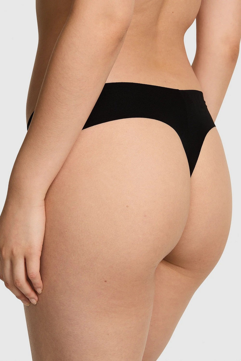 Безшовні трусики стрінги 7025156 black Victoria`s Secret спина