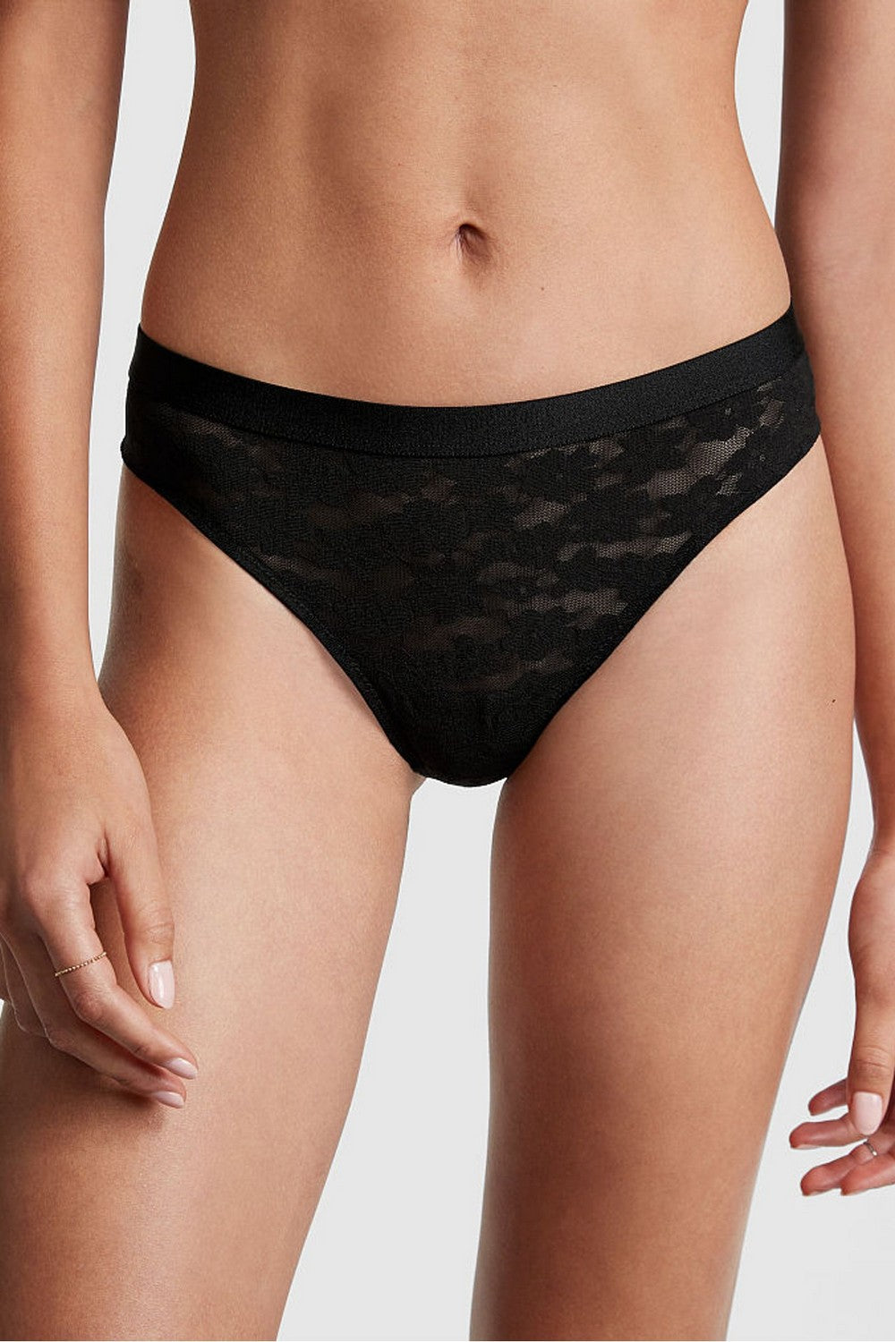 Мереживні трусики стрінг 792745731 (5 шт.) Black Victoria`s Secret